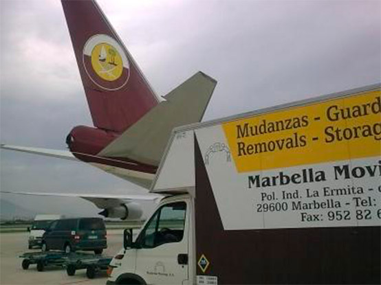 Marbella Moving vehículo en aeropuerto
